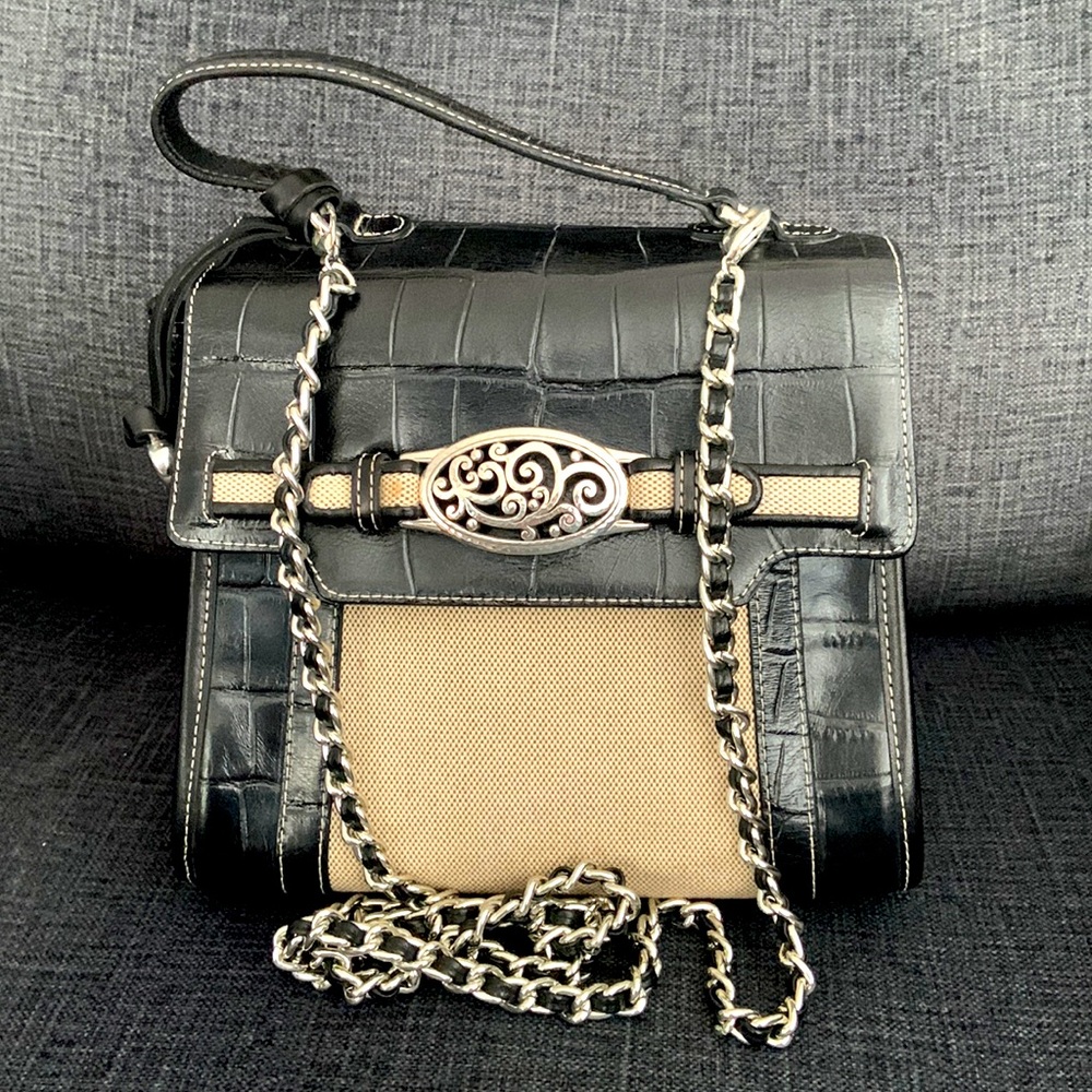 Brighton vintage purse. No scratches no marks. Detachable chain shoulder strap.